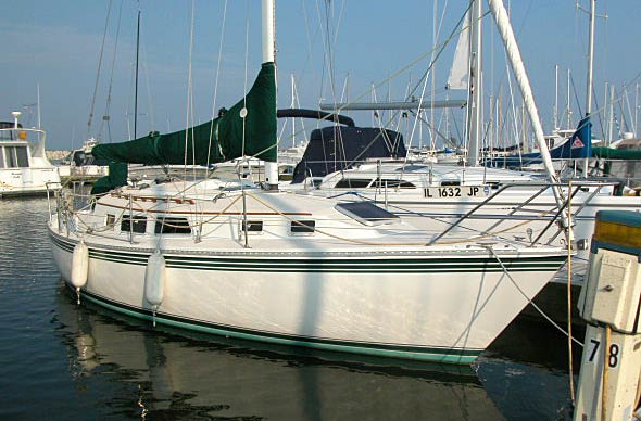 Gulf 32 Pilothouse waiting at the dock